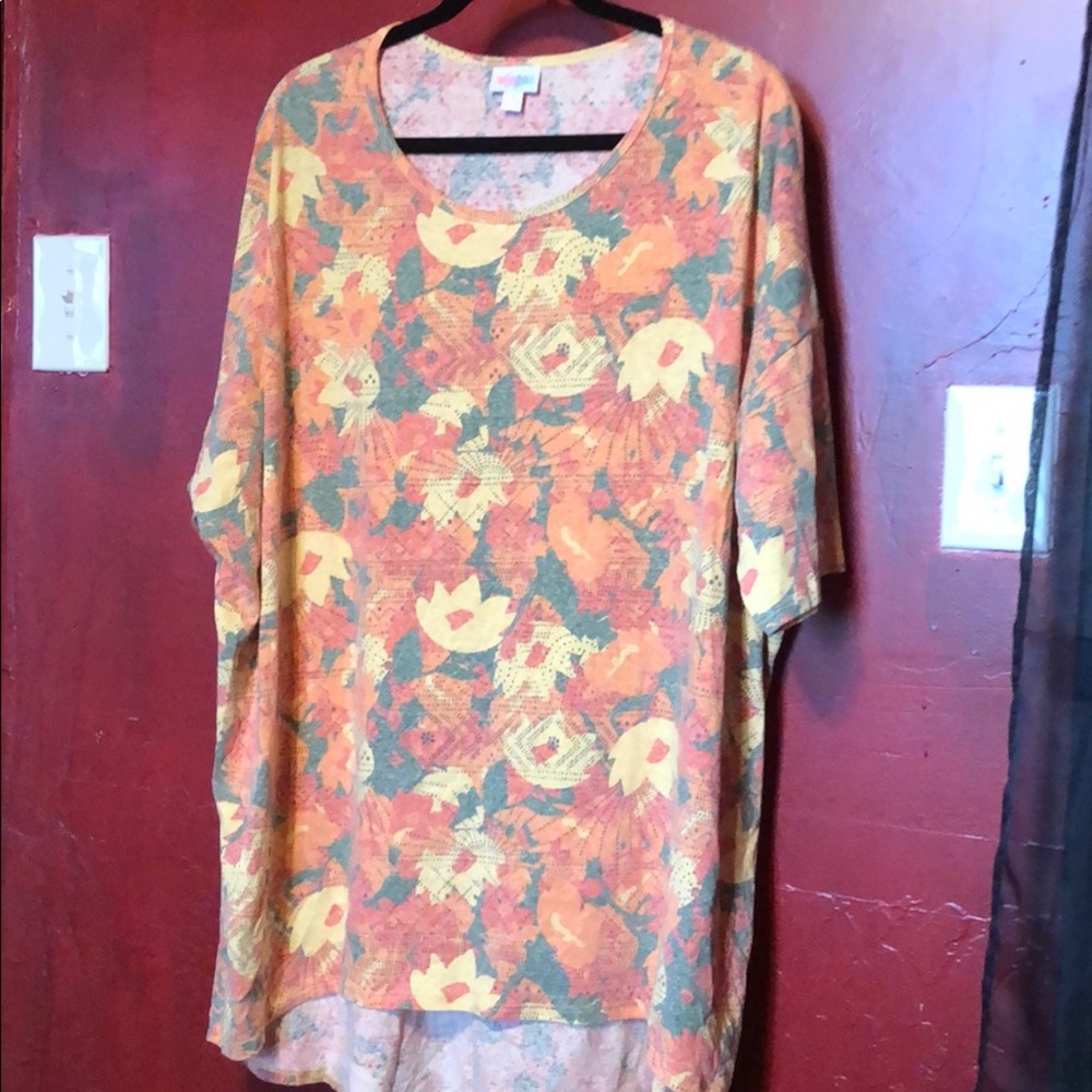Lularoe top